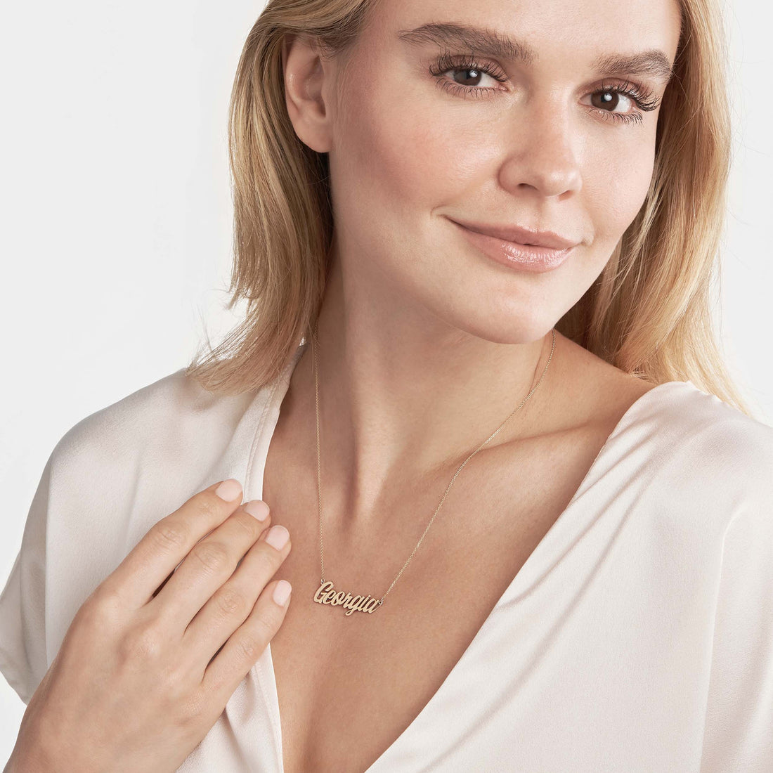 Script Font Nameplate Necklace