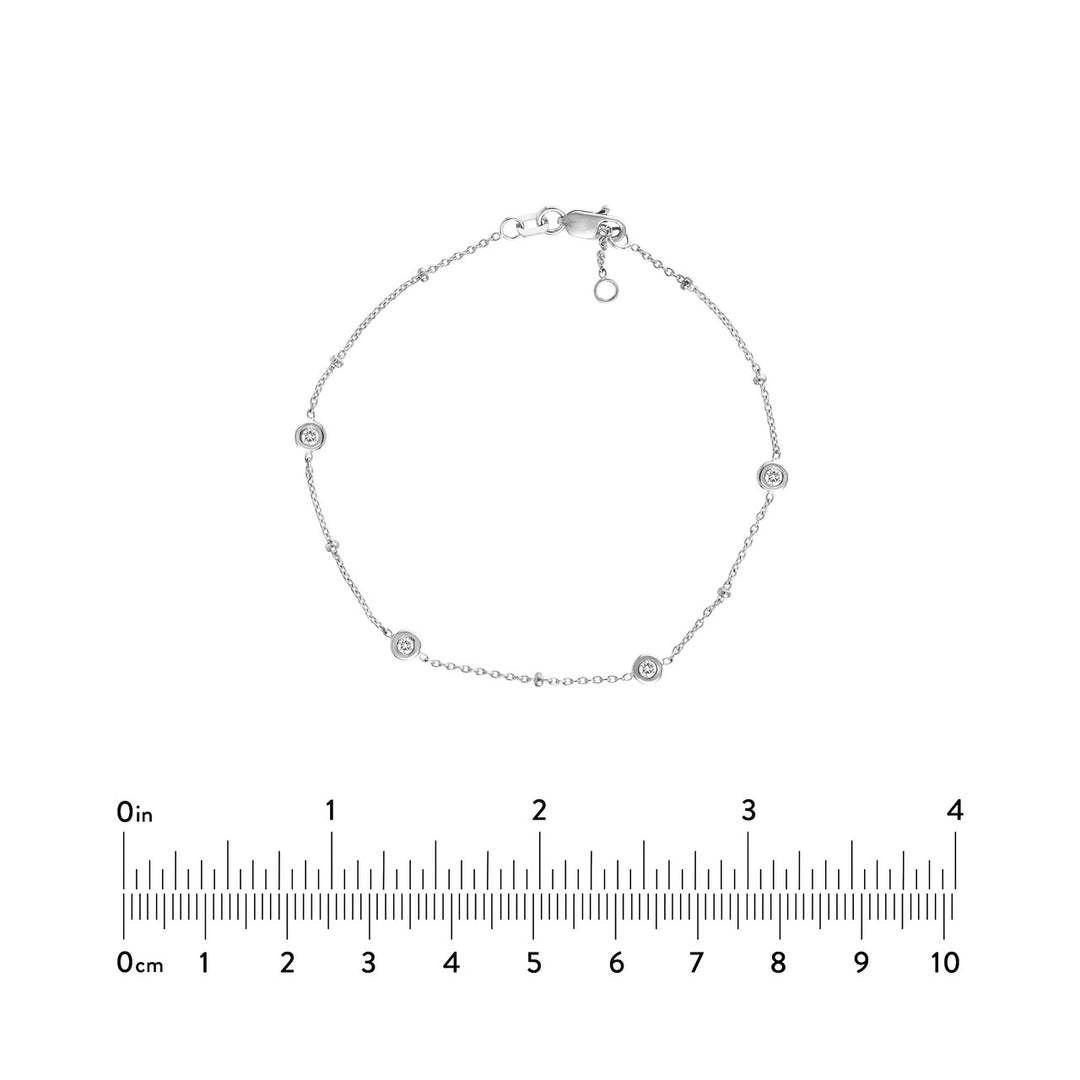 bracelet with ruler to determine the size