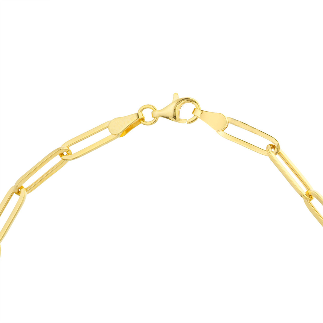 close up of the yellow gold bracelet clasp