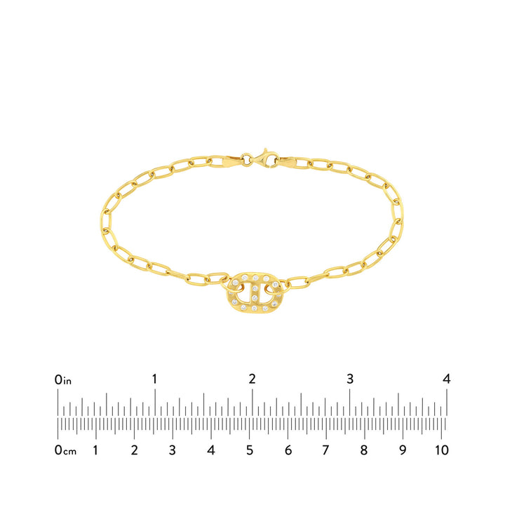 bracelet with ruler to compare the size