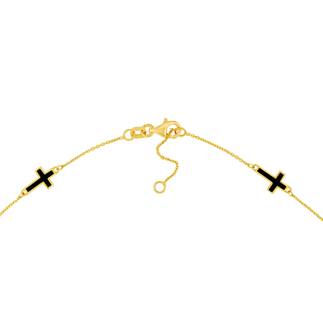 locking clasp of the yellow gold cross bracelet
