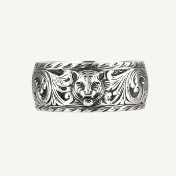 Sterling silver aged engraved Gatto 10mm band ring.
